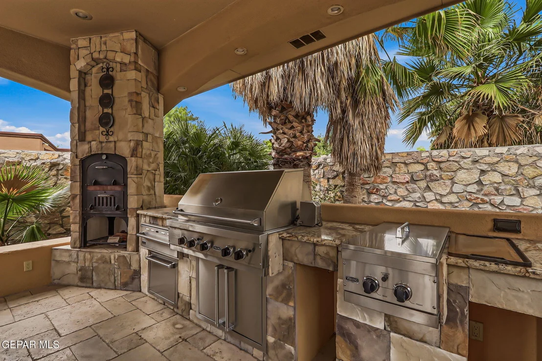 Photo of 609 MEADOW WILLOW Drive