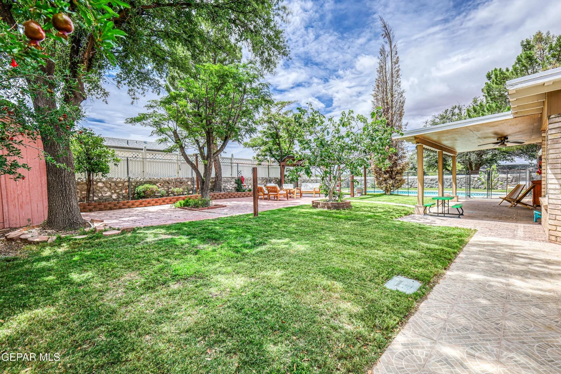 Photo of 708 SOMERSET Drive