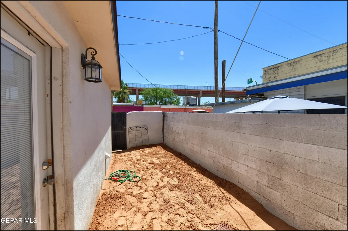 Photo of 504 CANAL Road
