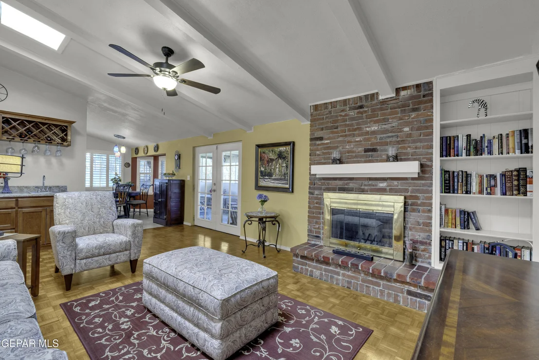 Photo of 801 MONTCLAIR Drive