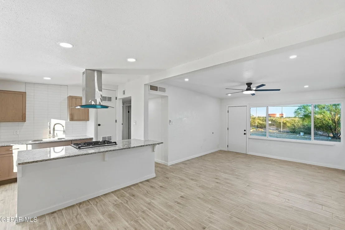 Photo of 1030 MARLOW Road