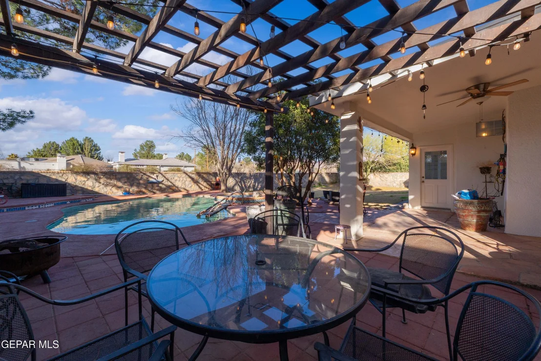 Photo of 721 WILLOW GLEN Drive
