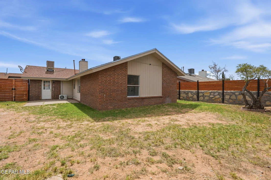 Photo of 10905 DIZZY DEAN Place