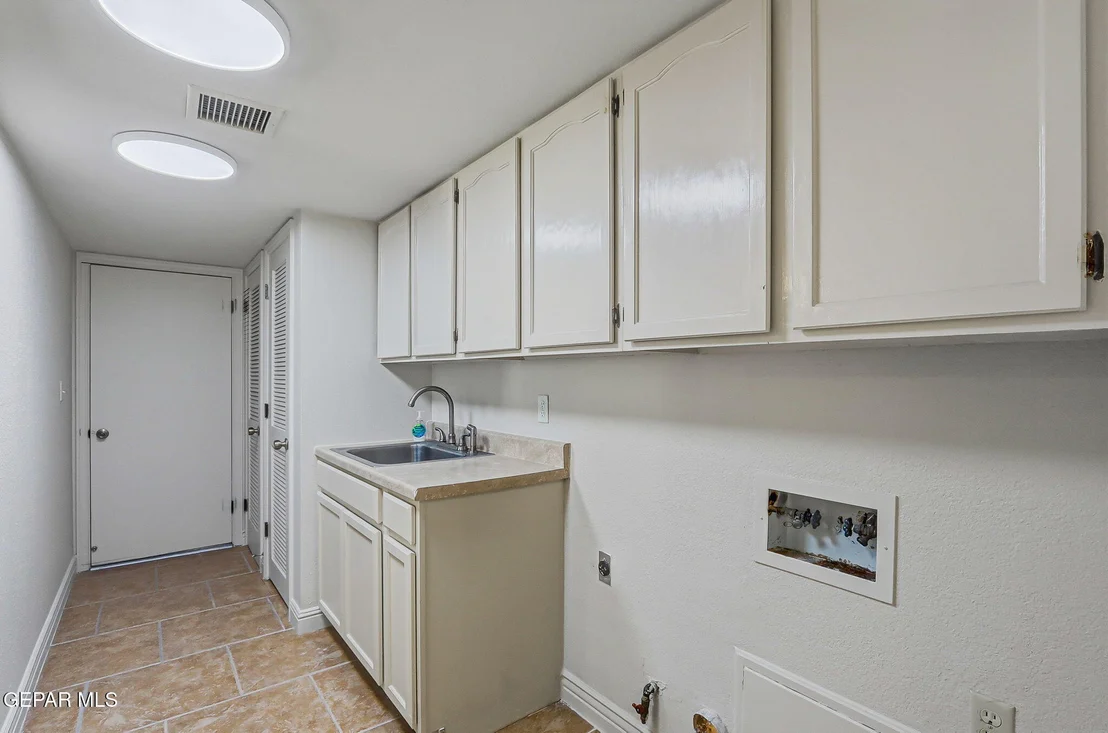 Photo of 1057 LOS JARDINES Circle