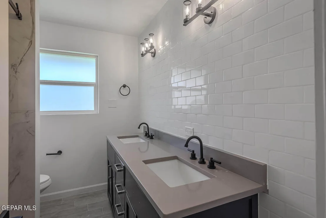 Photo of 730 MONTCLAIR Drive