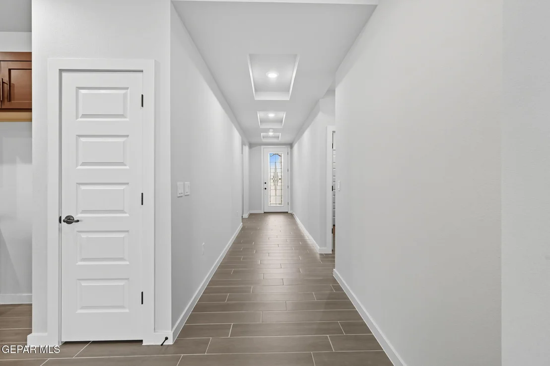 Photo of 925 Nayland Place