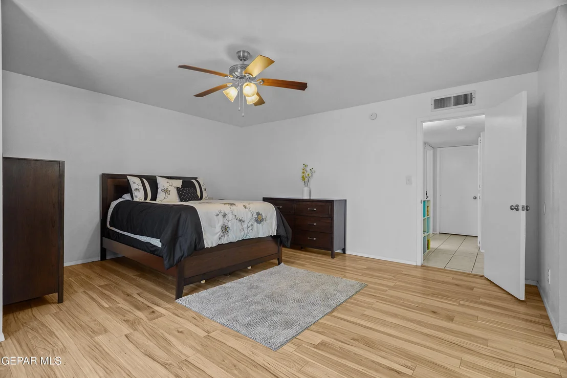Photo of 805 ESPOLON Drive