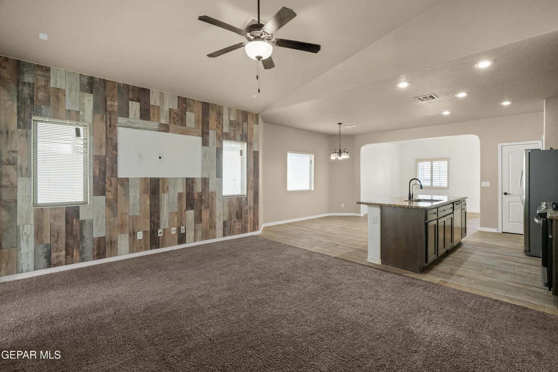 Photo of 789 PIXTON Road