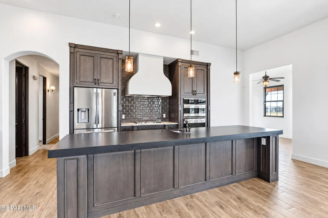 Photo of 5617 RIVER RUN Street