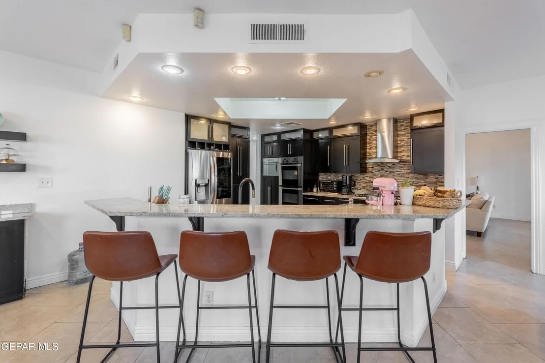 Photo of 721 WILLOW GLEN Drive