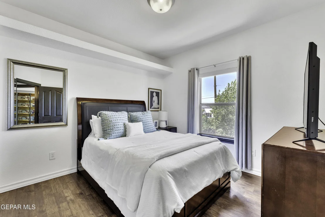 Photo of 5649 VALLEY MAPLE Drive