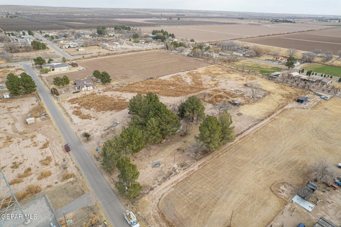 Photo of 255 Windgail Road