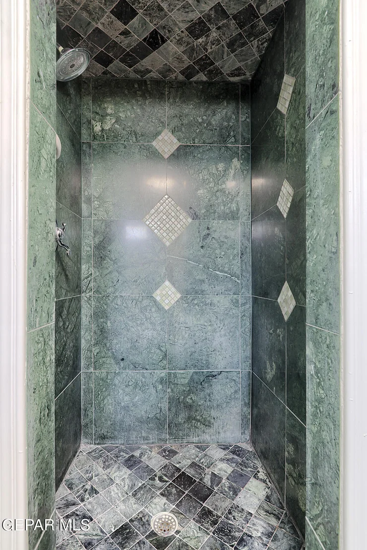 Photo of 5814 BEAUMONT Place