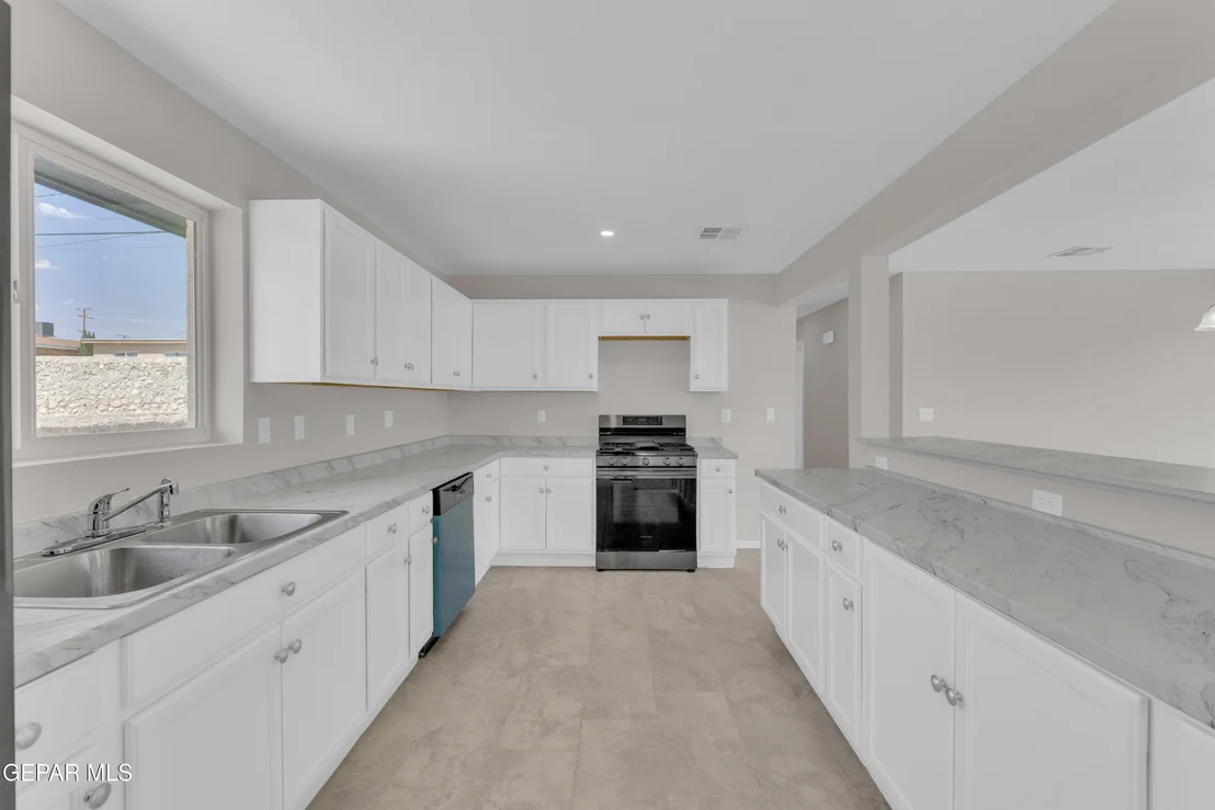 Photo of 6001 FANDANGO Place