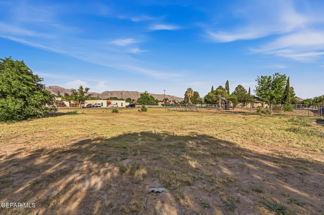 Photo of 425 W SUNSET Road