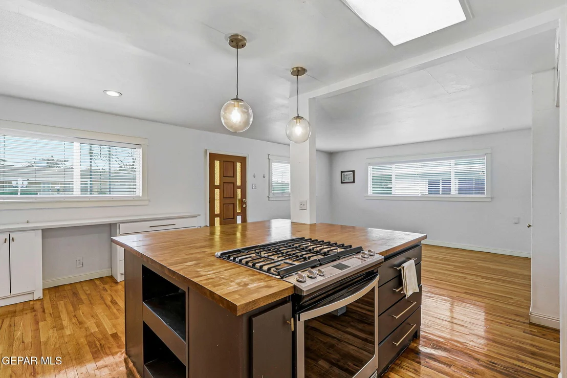 Photo of 3016 Van Buren Avenue