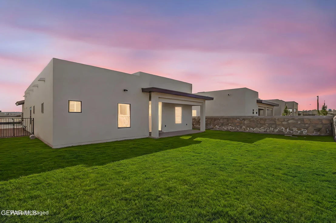 Photo of 953 Ada Lane