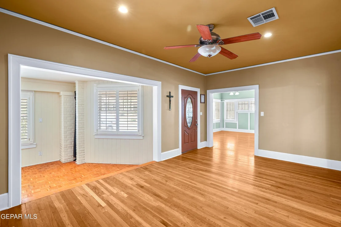 Photo of 3020 Wheeling Avenue