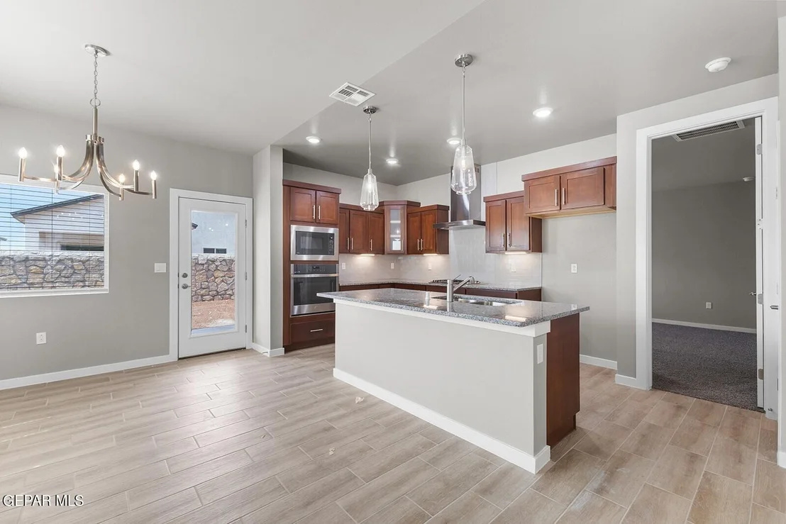 Photo of 15261 Composition Avenue