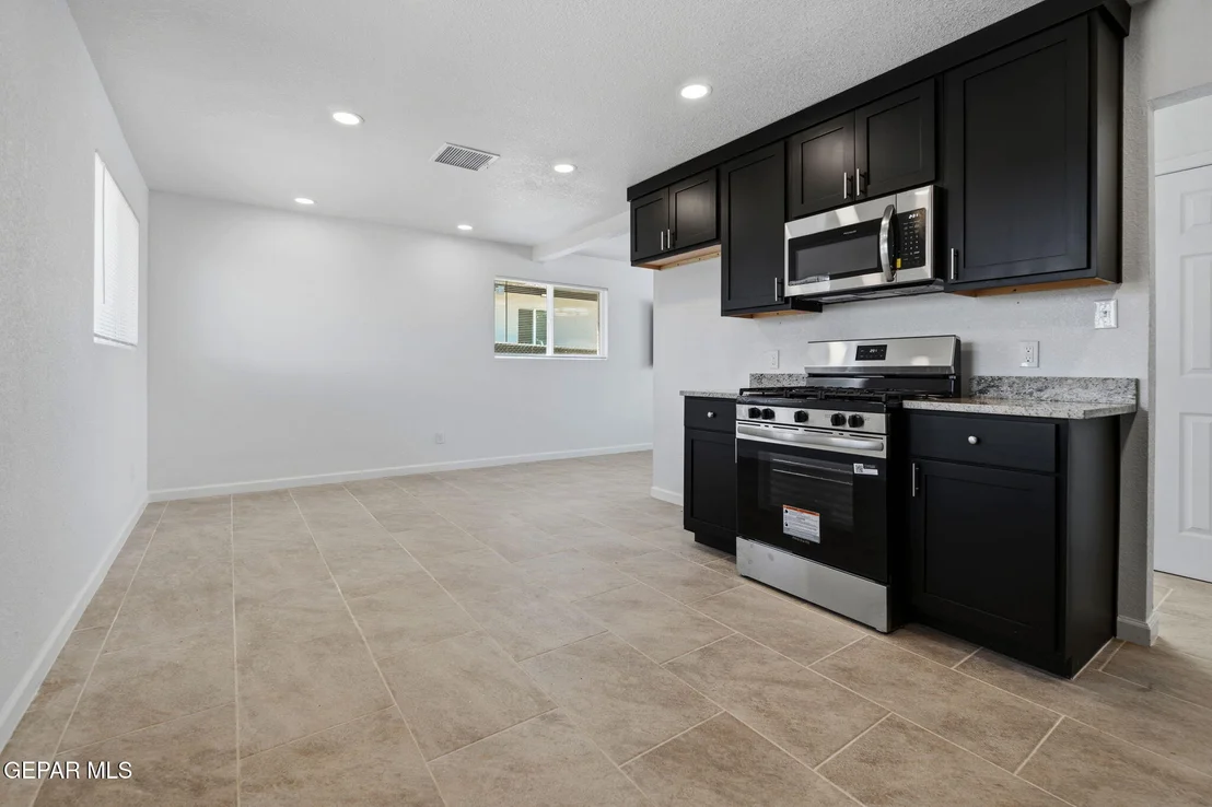 Photo of 4948 Royal Drive
