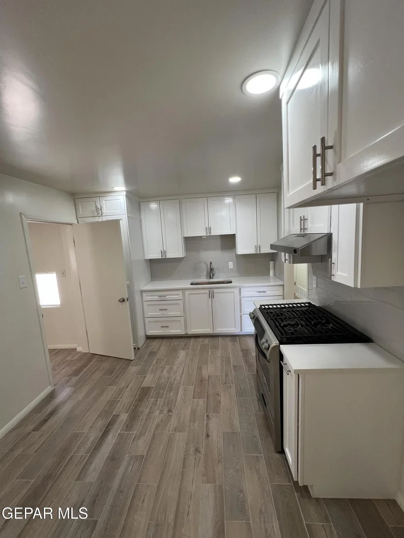 Photo of 6044 CABRILLO Drive