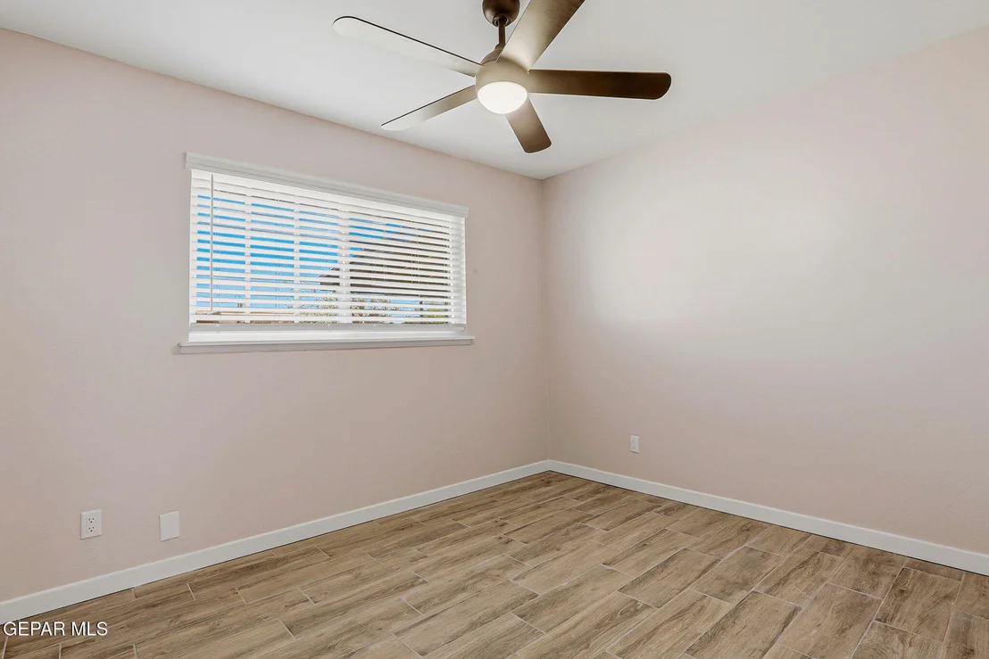 Photo of 5700 Lexington Road