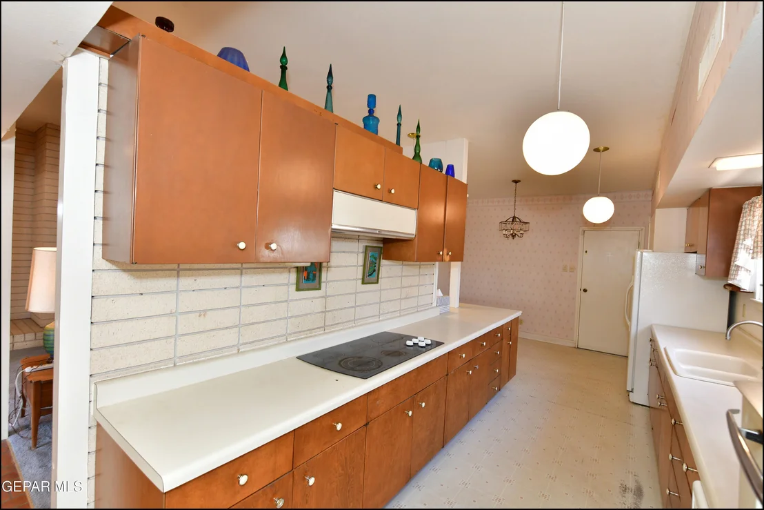 Photo of 9525 DESERT RIDGE Drive