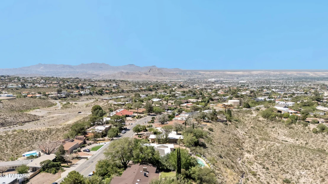Photo of 913 THUNDERBIRD Drive