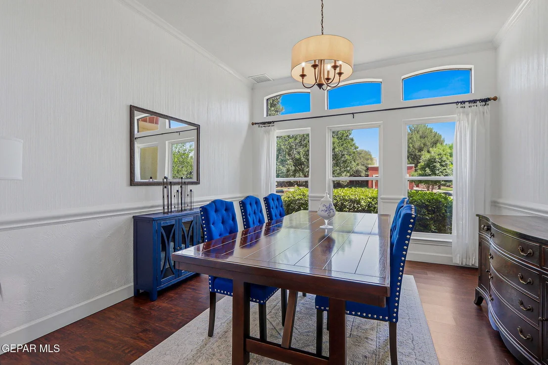 Photo of 716 Willow Glen Drive