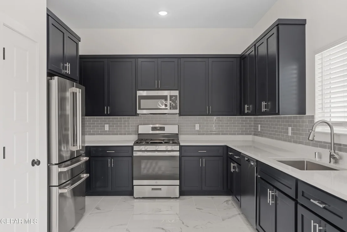 Photo of 3772 Scheme Place