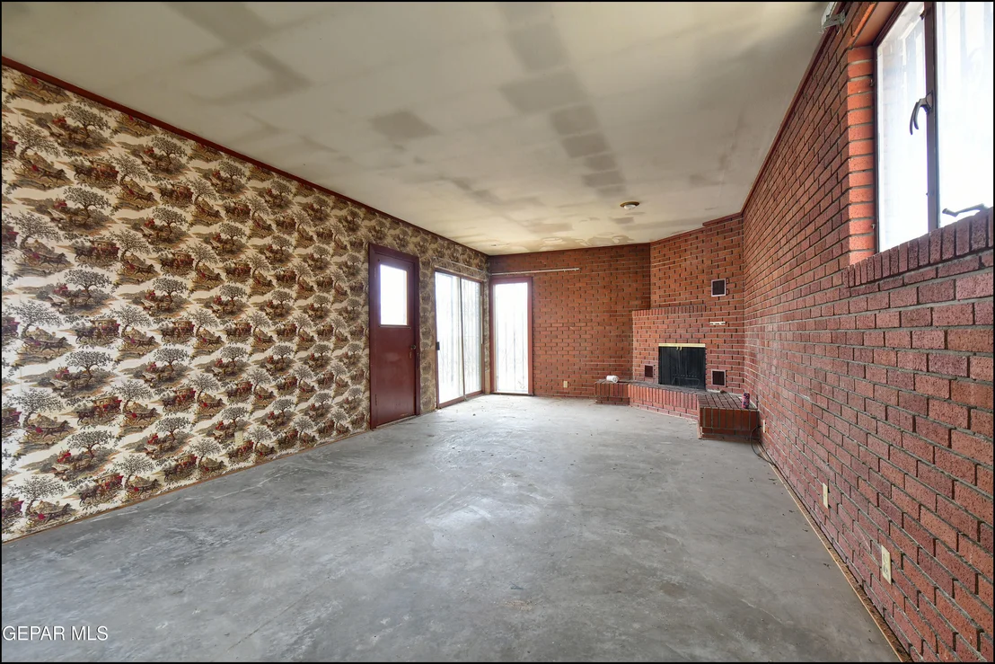 Photo of 2420 HAWLEY Circle