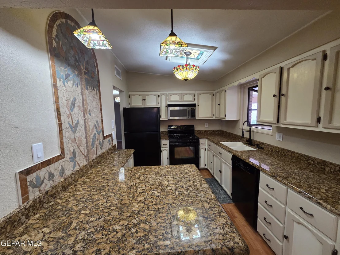 Photo of 4249 CANTERBURY Drive