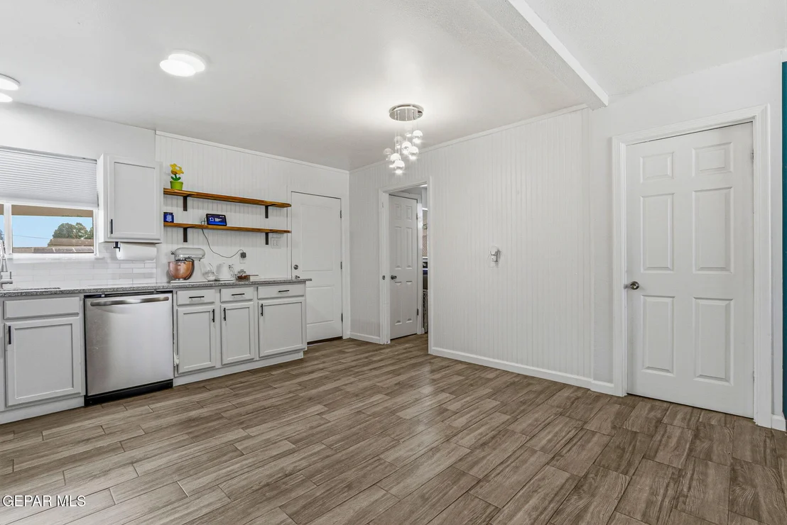 Photo of 5720 SUN VALLEY Drive