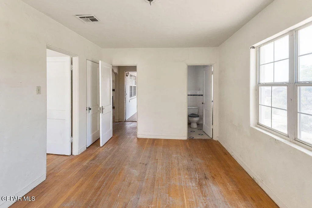 Photo of 708 E BALTIMORE Drive