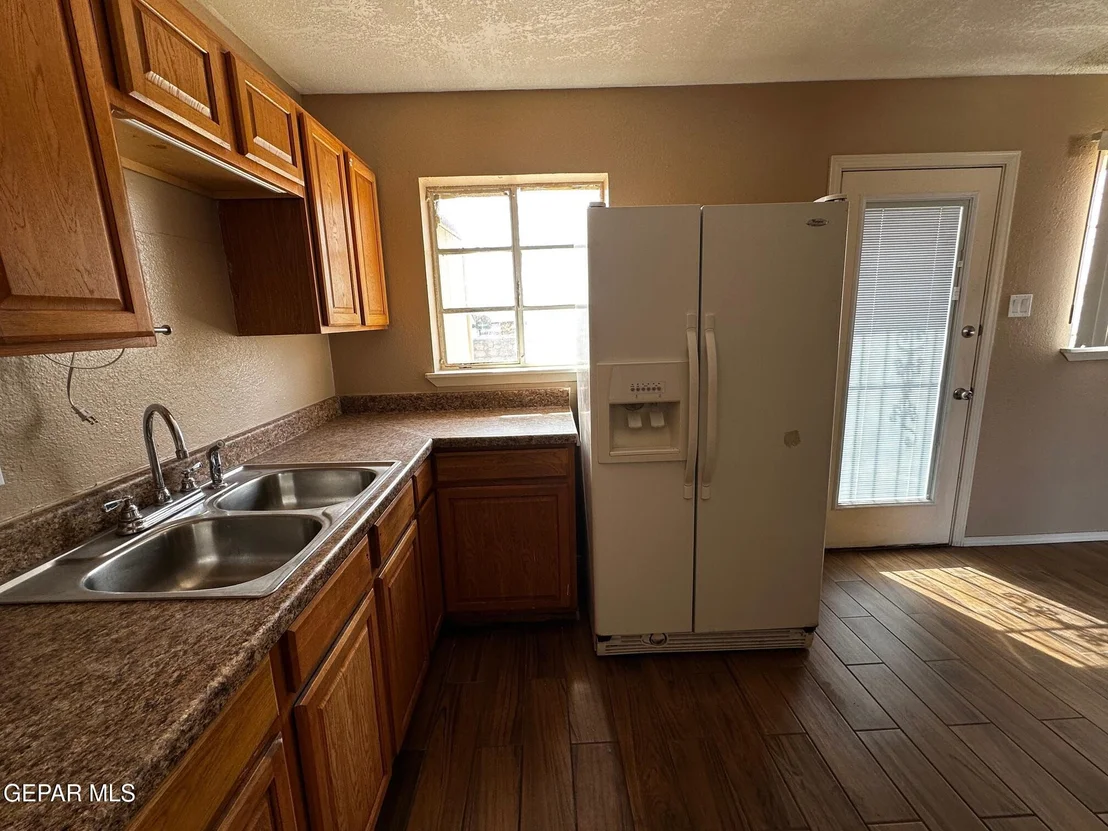 Photo of 8124 BURNHAM Road