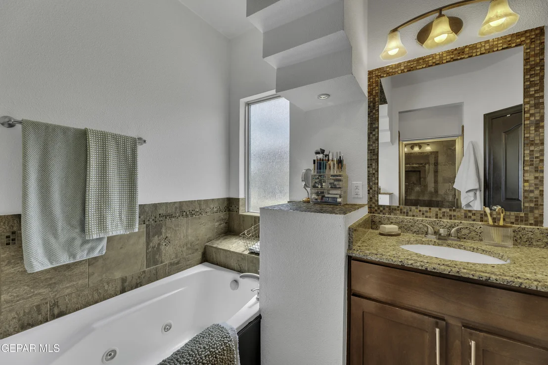 Photo of 5649 VALLEY MAPLE Drive