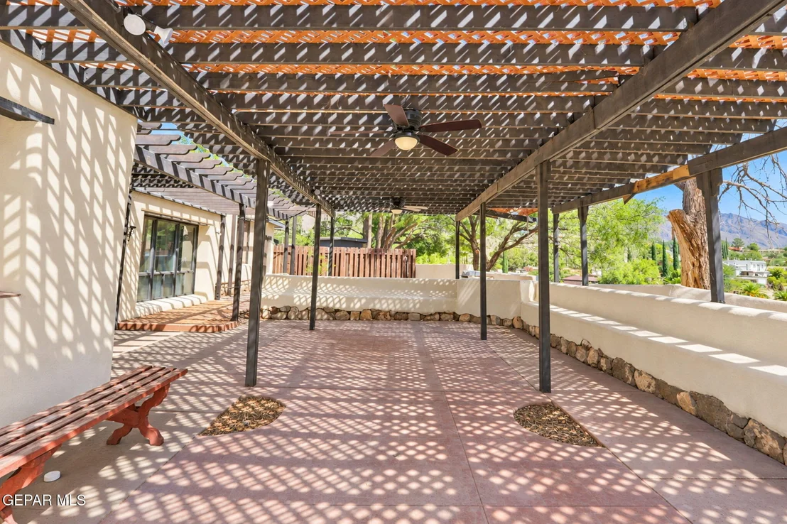 Photo of 6412 VIA DE ALBUR Court