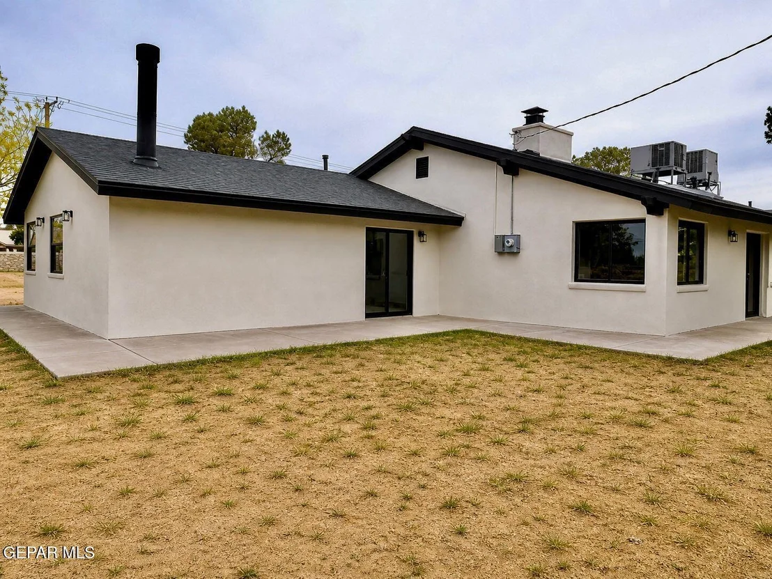 Photo of 775 W BORDERLAND Road