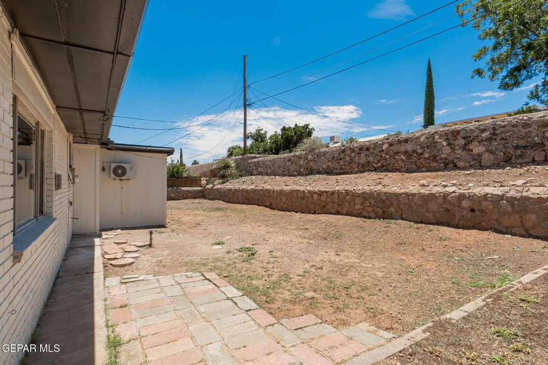 Photo of 9003 Magnetic Street
