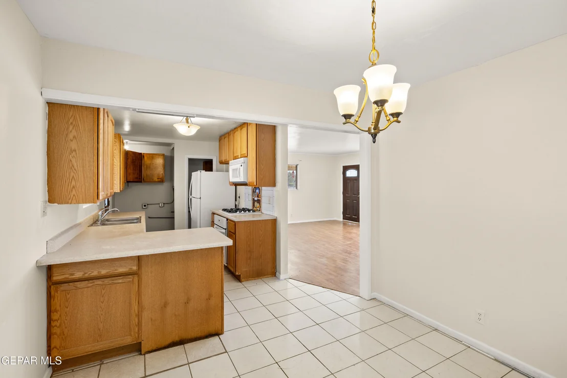Photo of 10329 MCCOMBS Street