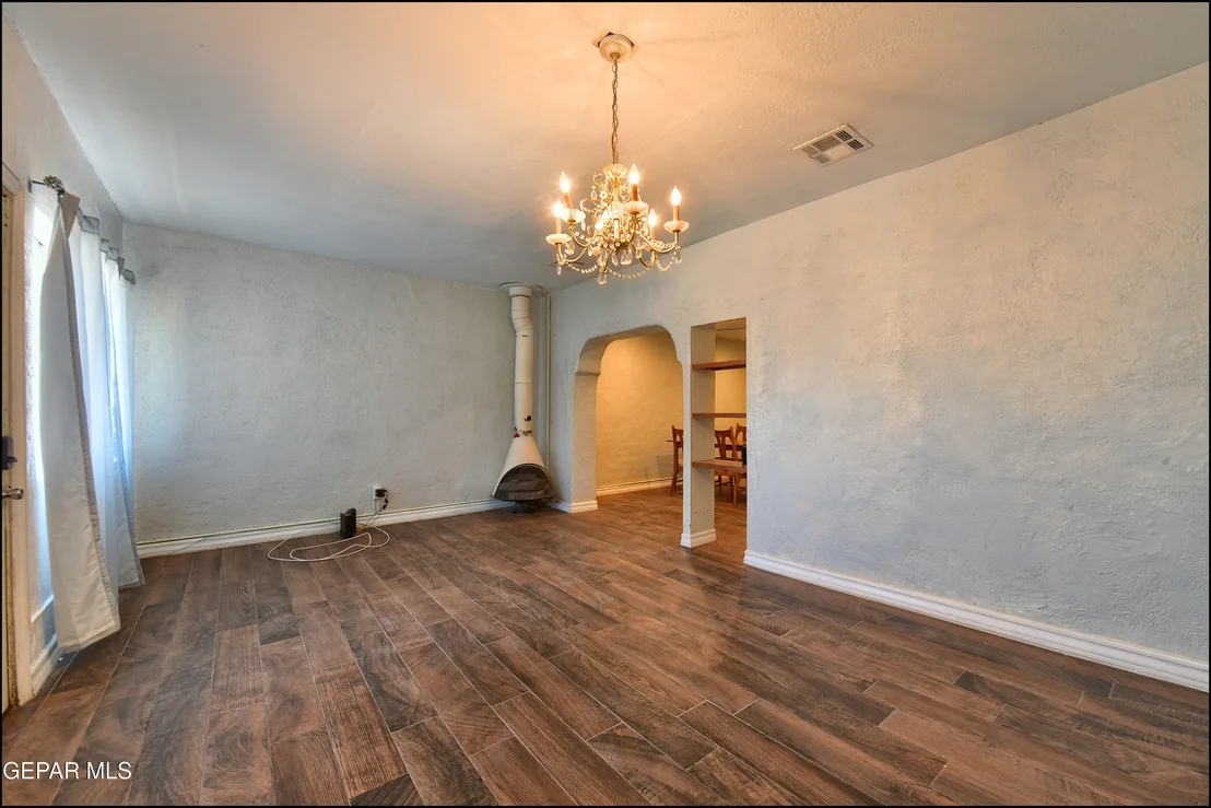 Photo of 504 CANAL Road