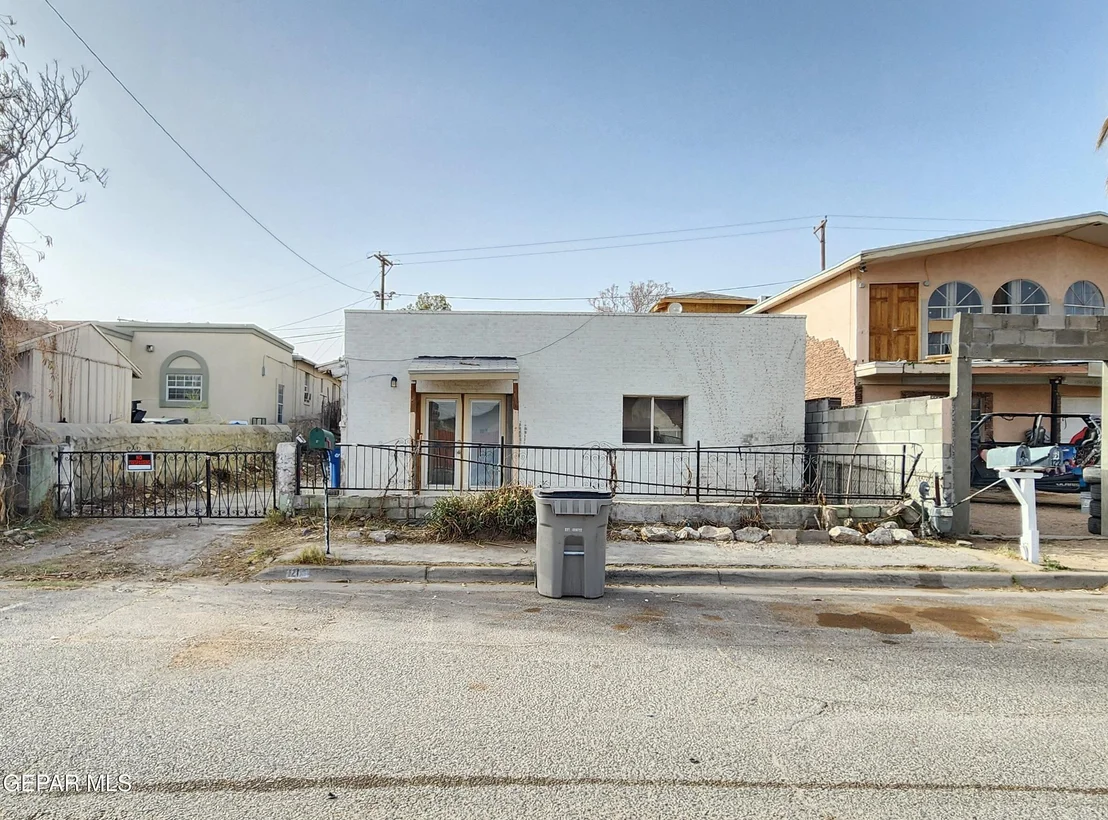 Photo of 121 RIO Road