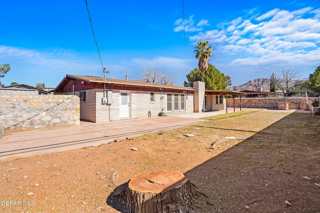 Photo of 700 DE LEON Drive