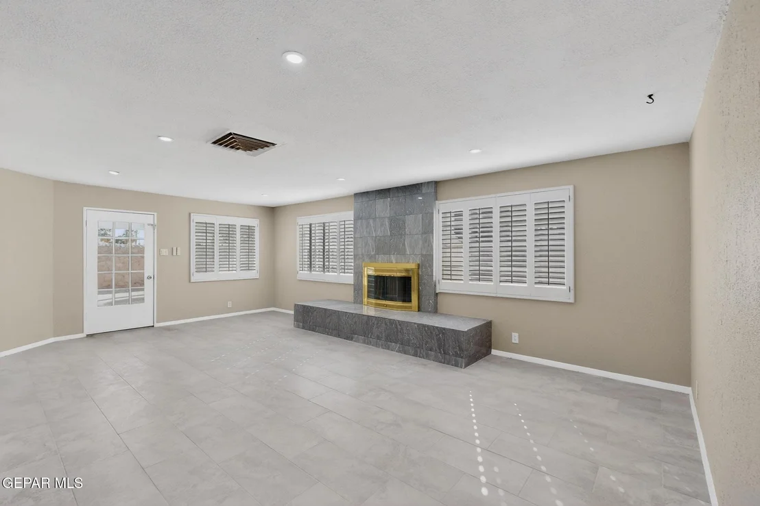 Photo of 1515 DENNIS Circle