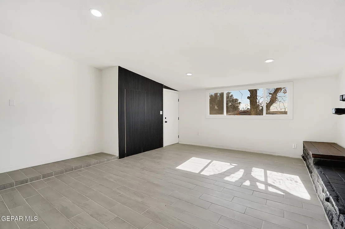 Photo of 5609 MARTIN Lane