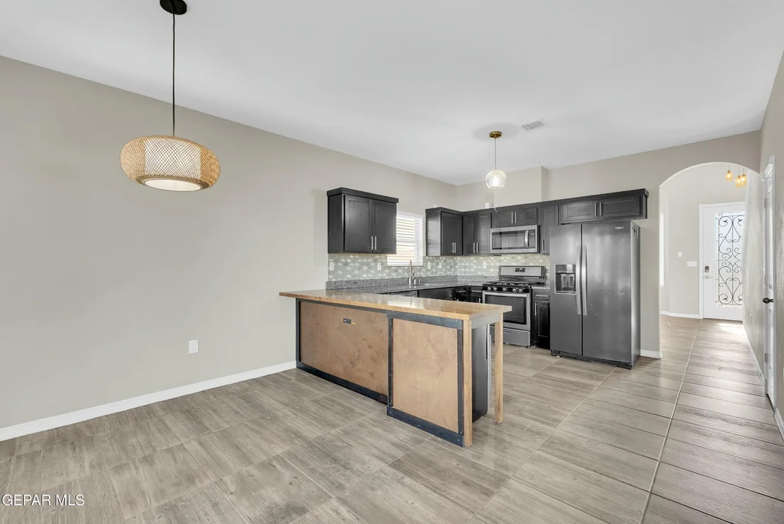 Photo of 3600 Essence Street