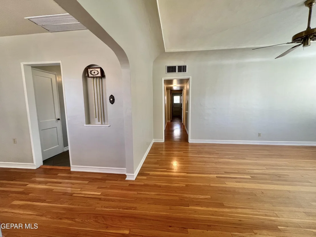 Photo of 4785 CUMBERLAND Circle