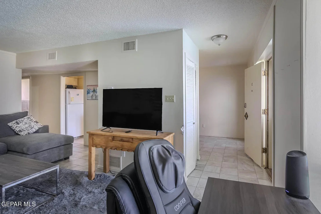 Photo of Unit E at 4155 KRUPP Drive
