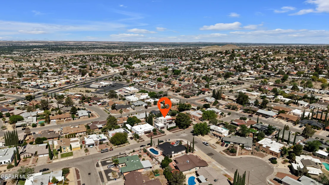 Photo of 425 VALPLANO Drive
