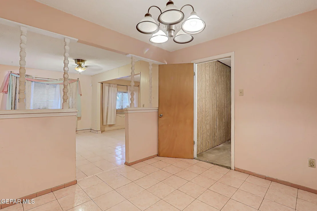 Photo of 7925 Broadway Drive